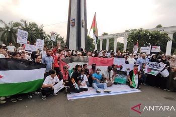 200 pelajar dan anggota komunitas gelar aksi unjuk rasa bela Palestina di Bogor
