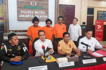 Keroyok Babinsa tiga pria masuk sel