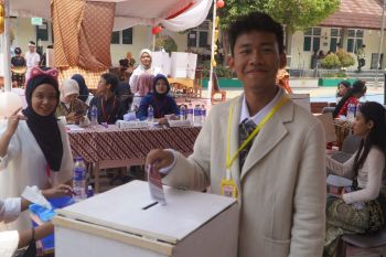 Songsong pemilu, siswa SMAN 1 Bandarlampung belajar berdemokrasi di pemilihan ketua OSIS