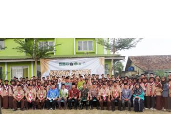 Sekda Pringsewu Hadiri Pembukaan Kemah Santri