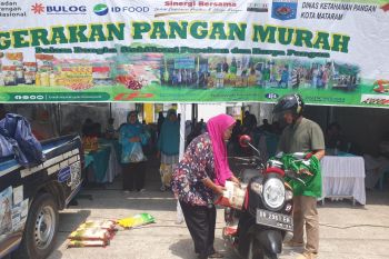 Pemkot Mataram menggelar bazar murah untuk peringati Hari Pangan Sedunia
