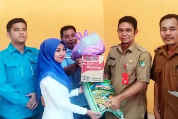 Dinas Sosial PMD Barut salurkan bantuan korban kebakaran Sei Rahayu II