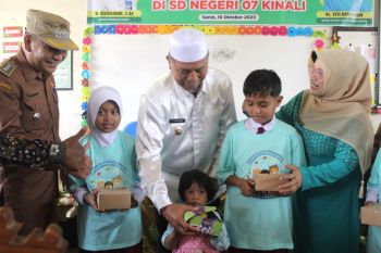 Pemkab Pasaman Barat berikan kudapan pangan bergizi ke siswa