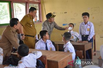 Siswa di Palembang kembali  masuk sekolah