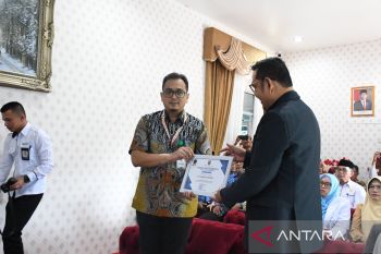 Semen Padang raih penghargaan Bupati Solok bantu penanganan stunting