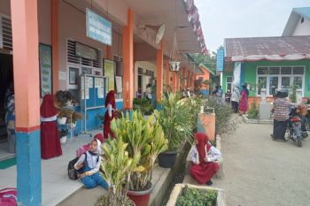 Tanjabtim belum liburkan sekolah meski kualitas udara tidak sehat