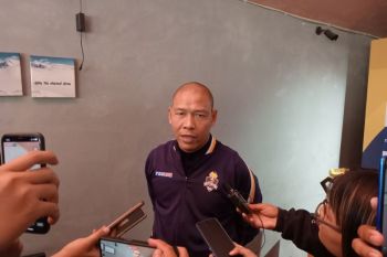 Asisten pelatih timnas Nova Arianto dan Yakob syukuri perayaan Natal