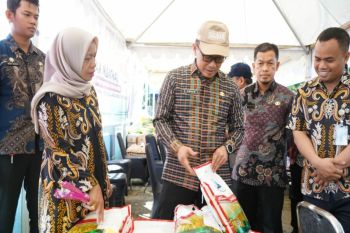 Pemprov Sulbar menyiapkan enam ton beras pada gerakan pangan murah