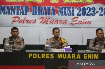 Satu peleton Brimob disiagakan jaga  pemilu di Muara Enim-Sumsel