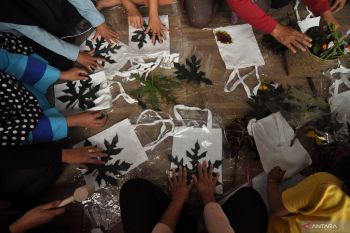 Teknik cetak ecoprinting gali potensi keanekaragaman hayati Lemo Nakai Bengkulu