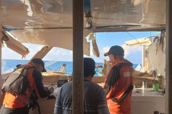 Basarnas Kendari cari pria jatuh di laut usai kecelakaan kapal di Buton