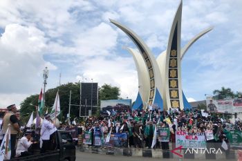Massa Bela Palestina gelar Aksi Damai di Bundaran Simpang 5 Banda Aceh