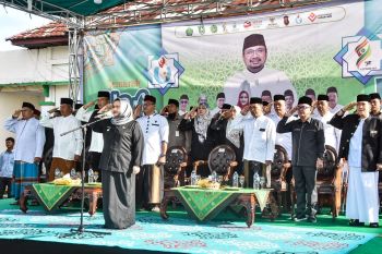 Bupati Bengkalis ajak santri bangun semangat jihad intelektual
