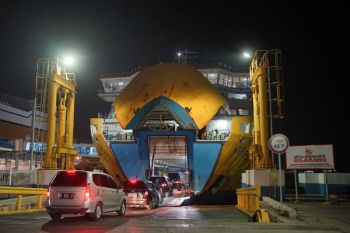 ASDP angkut 3,7 juta kendaraan logistik