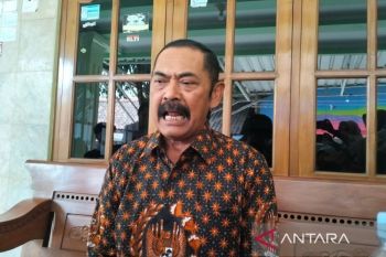 DPC PDIP Surakarta tunggu Gibran kembalikan KTA&nbsp;