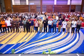 Pj Gubernur Sulsel memimpin deklarasi netralitas Pemilu 2024
