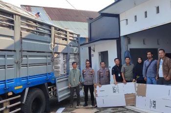 Polisi pastikan pengamanan kedatangan logistik pemilu di Pesisir Barat