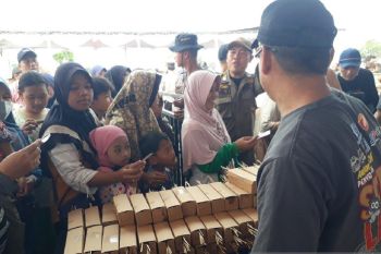 Pemkab Kediri bagikan satai lele tekan stunting