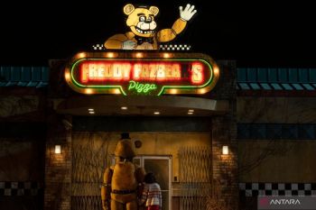 Tonton "Five Nights at Freddy's", misteri menegrikan teror boneka hidup