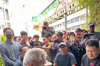 Mingrum Gumay temani ngopi pagi Bacapres Ganjar Pranowo di Kopi Dunia