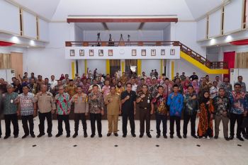 Penjabat Gubernur Sulsel mengecek kesiapan pemilu di wilayah kepulauan
