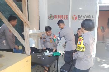 Polda-Sulteng periksa kesehatan personel pengamanan Pemilu 2024