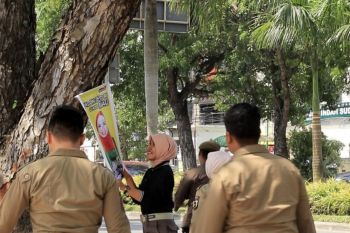 Tertibkan APK caleg di Pekanbaru tak sesuai aturan