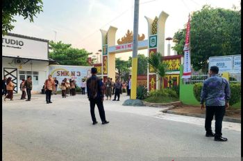 Jelang kedatangan Presiden, area sekitar SMKN 3 Metro mulai disterilkan