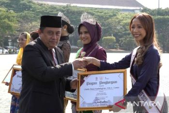 Bekasi serahkan penghargaan pemuda berprestasi