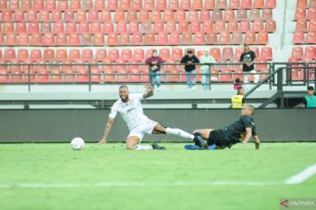Arema FC bermain imbang lawan Madura United 1-1