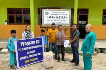 PT SRL salurkan bantuan di tiga desa di Inhil