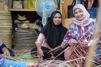 Program pemberdayaan perempuan dan electrifying agriculture PLN raih CSR Award 2023