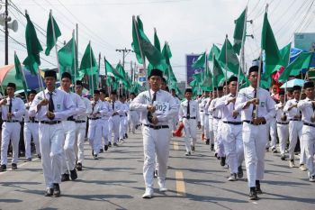 Ribuan kontingen ikuti Pawai Alegoris Hultah ke-88 Madrasah NWDI di Anjani