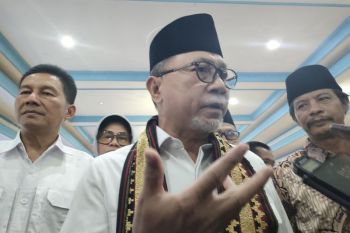 Govt tightening imports to protect domestic products: minister