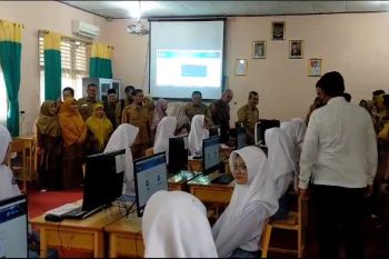 Gubri sosialisasikan pemanfaatan AI di SMAN 1 Pangkalan Kerinci
