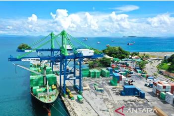 Pelindo merancang Pelabuhan Sorong jadi titik kumpul peti kemas