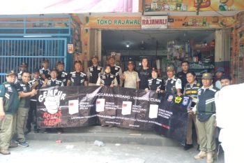 Tim pemberantasan rokok ilegal Mataram sasar pedagang di lingkungan