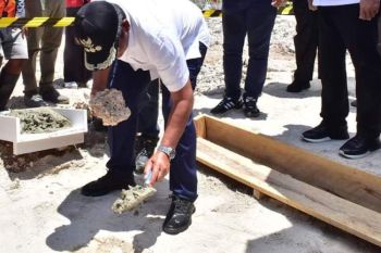 Gubernur Maluku dan Bupati Malra letakkan batu pertama pembangunan Pasar Rakyat Langgur