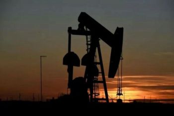 Harga minyak tergelincir di tengah sikap hati-hati investor jelang rapat Fed