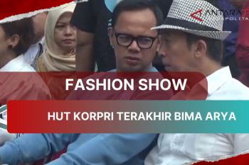 Fashion show HUT Korpri terakhir Bima Arya