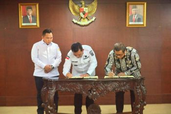 Pemprov Kepri, KPU dan Bawaslu teken NPHD Pilkada 2024