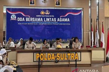 PNS Polda Sulawesi Tenggara gelar doa bersama lintas agama peringati HUT Korpri