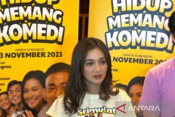 Zulfa Maharani mengaku kesulitan harus tahan ketawa saat syuting film Srimulat