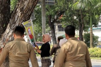 Tertibkan APK oknum caleg langgar aturan di Pekanbaru