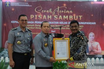 Kakanwil Kemenkumham Babel serahkan pencatatan "Maras Taun" dan "Muang Jong" kepada Bupati Belitung