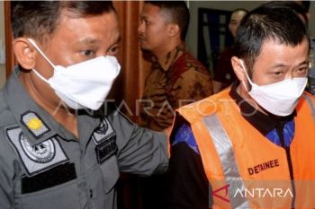 Imigrasi Denpasar serahkan warga China ke Kejari soal kasus pemalsuan