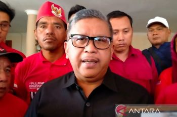 Hasto : PDIP tetap berada di kabinet Jokowi