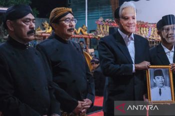 FX Rudy tutup buku soal KTA Gibran meski belum dikembalikan