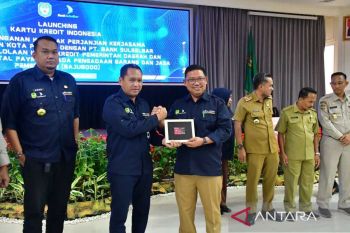 Pemkot Palopo bersama Bank Sulselbar meluncurkan kartu kredit pemerintah