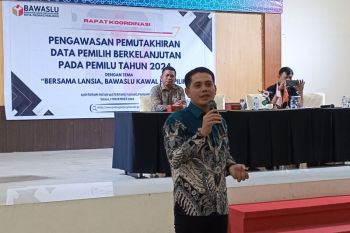 Bawaslu Padang Panjang rakor DPTb DPK bersama Lansia dan Penyuluh Agama